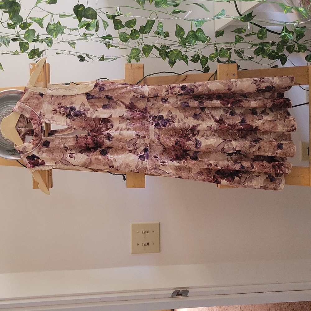 Floral velvet dress
